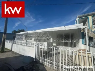 Urb. Villa Kennedy, Casa en Toa Baj